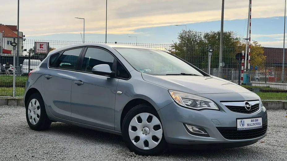 OPEL Astra -