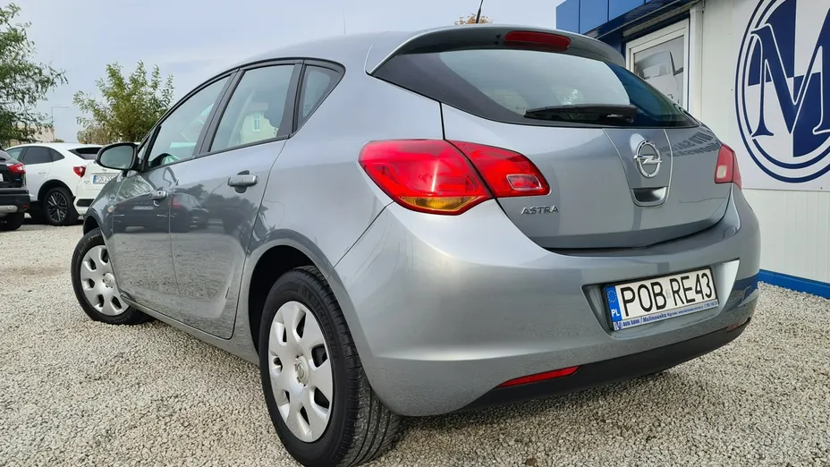 OPEL Astra -