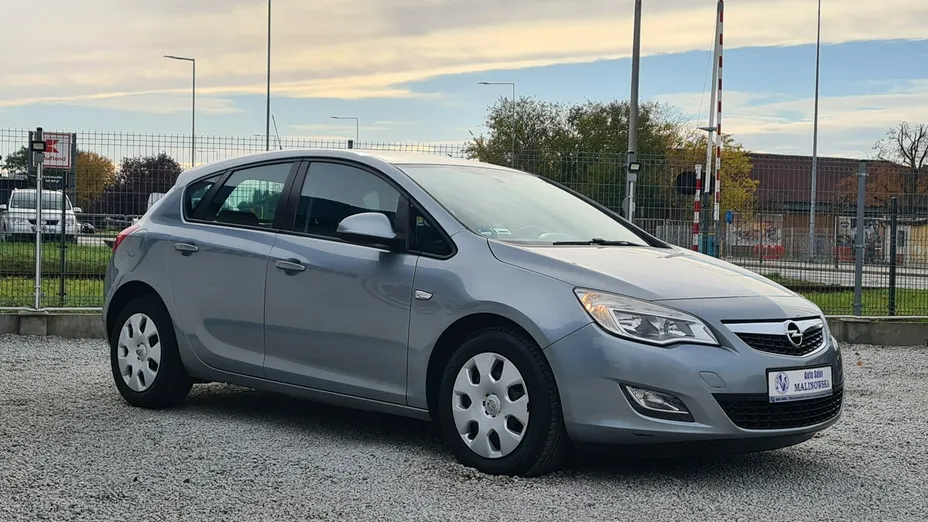 OPEL Astra -
