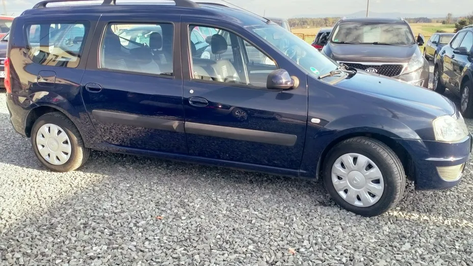 DACIA Logan -