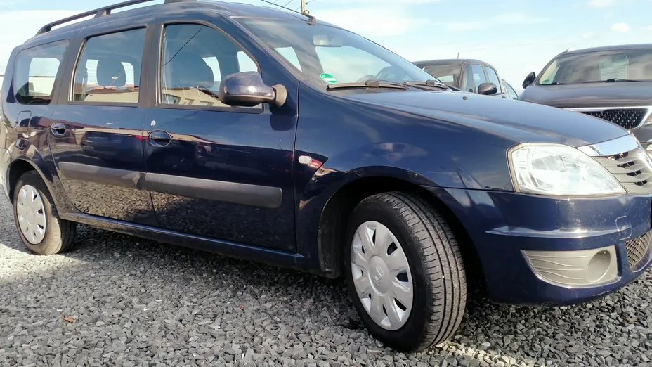 DACIA Logan -