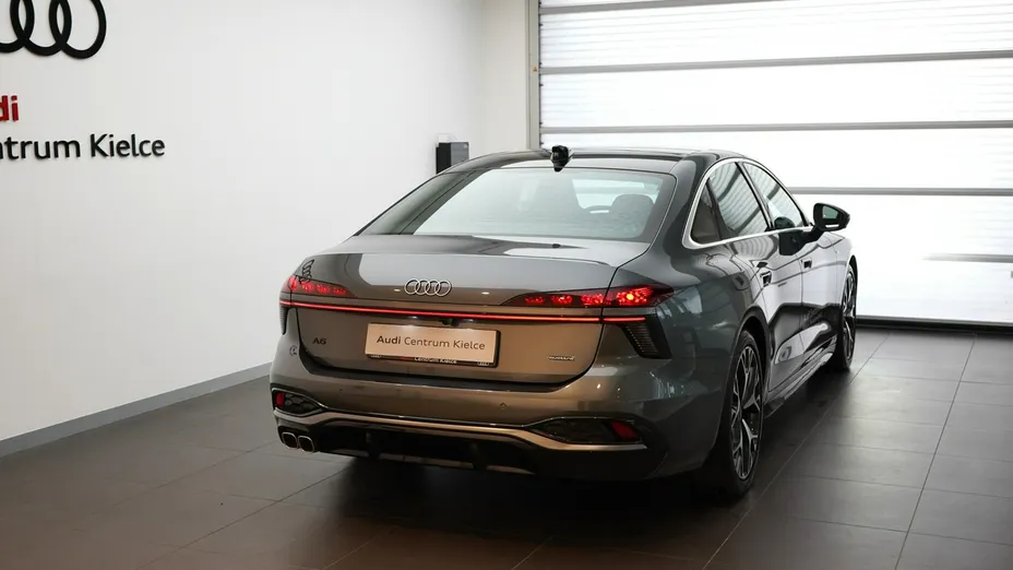 AUDI A6 -