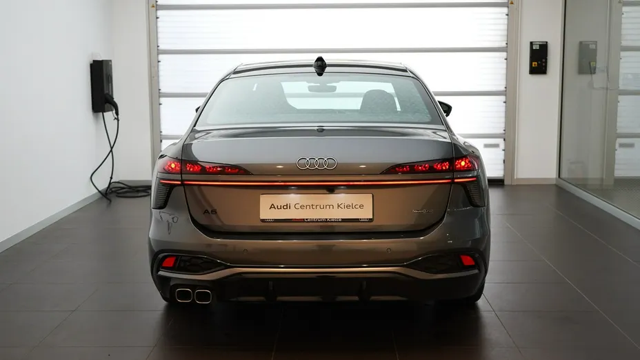 AUDI A6 -