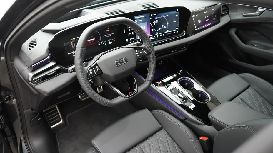 AUDI A6 -
