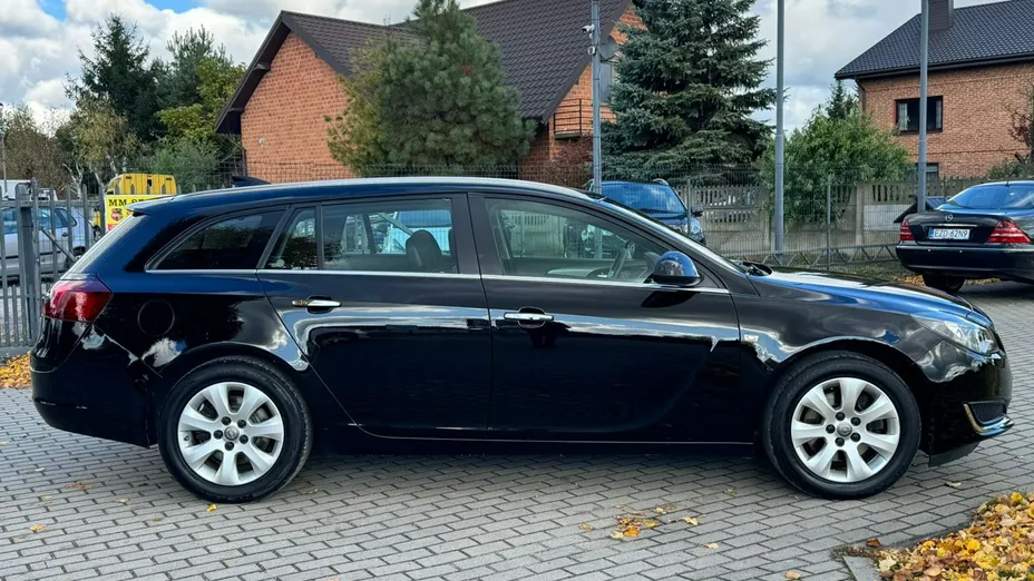 OPEL Insignia -