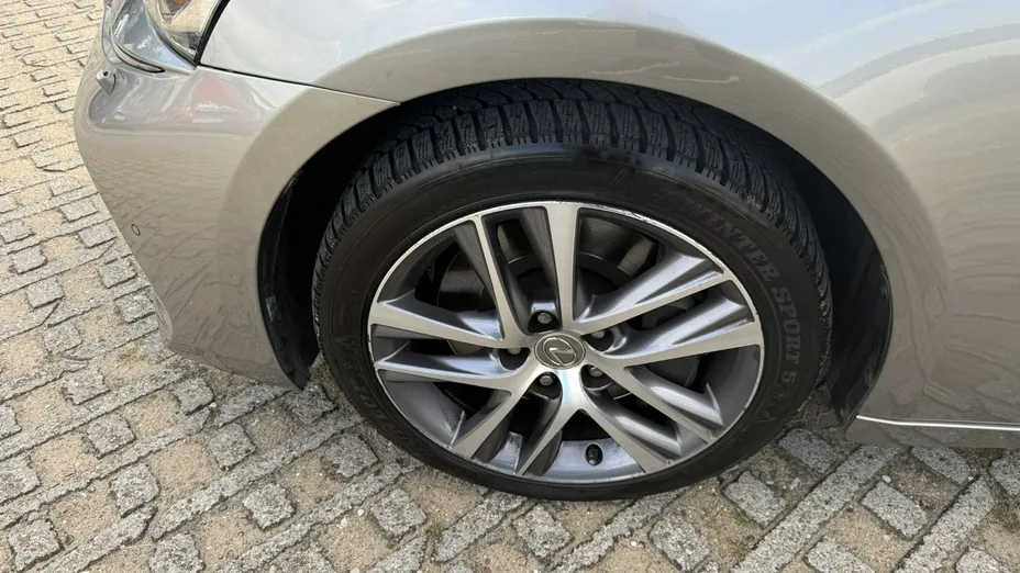 LEXUS IS -