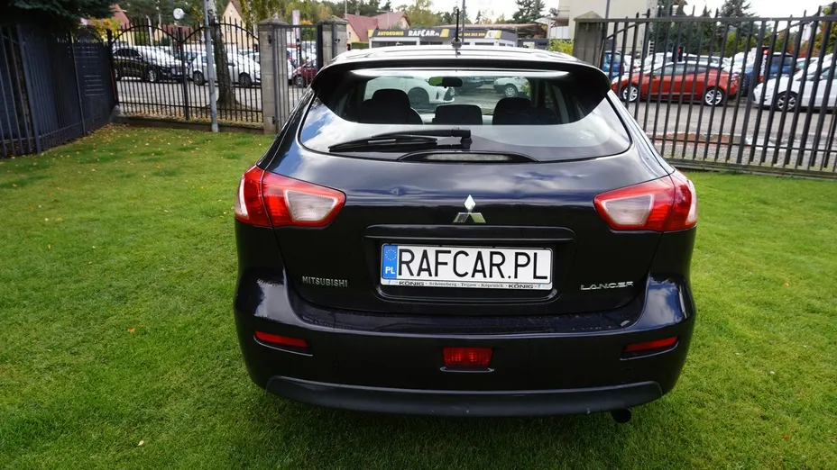 MITSUBISHI Lancer -