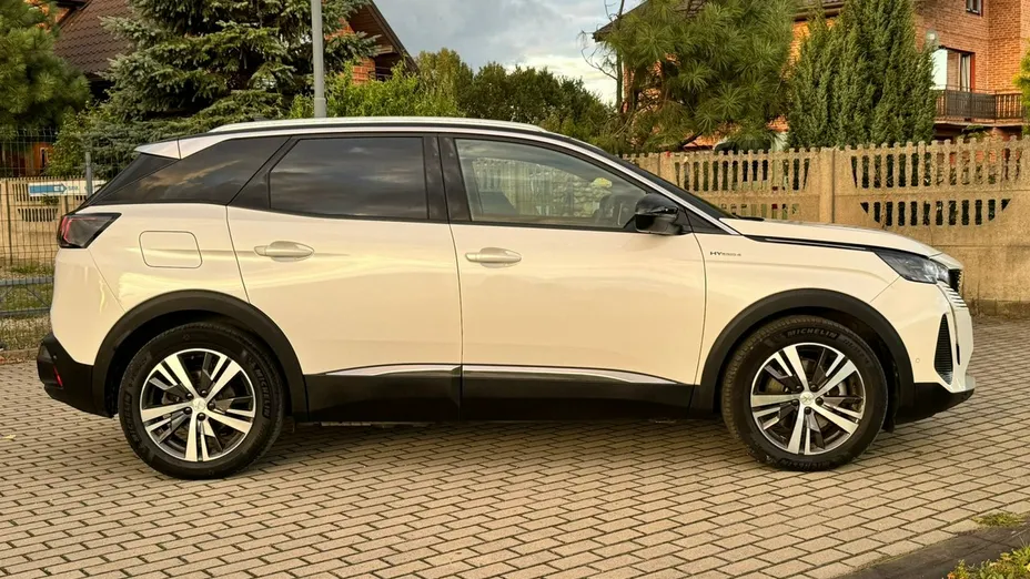 PEUGEOT 3008 -