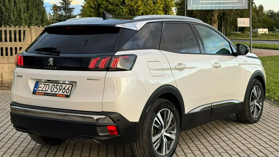 PEUGEOT 3008 -