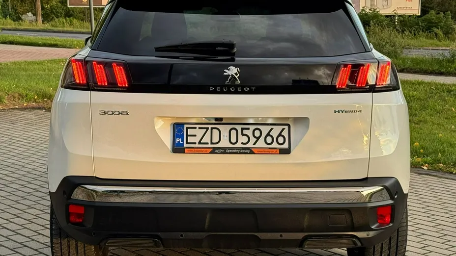 PEUGEOT 3008 -