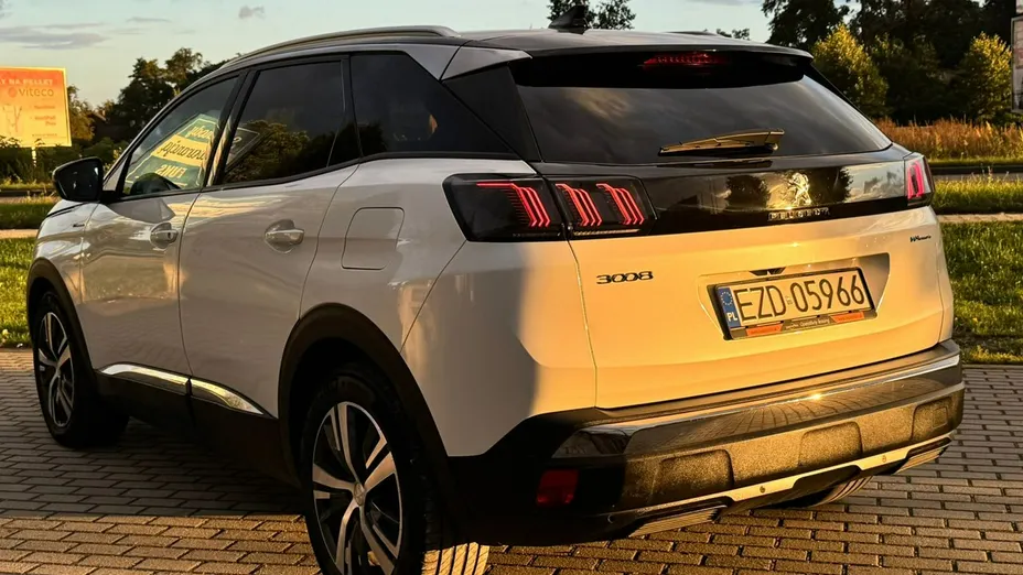 PEUGEOT 3008 -