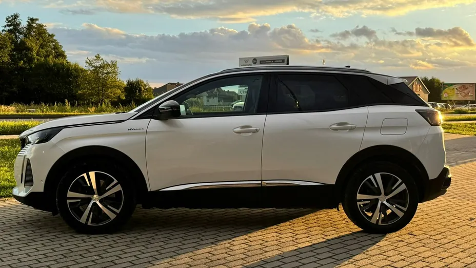 PEUGEOT 3008 -