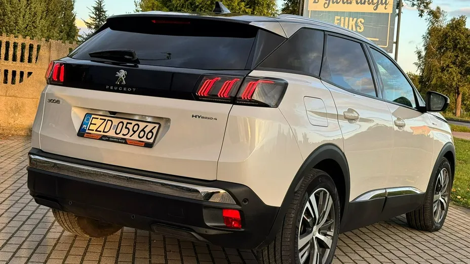 PEUGEOT 3008 -