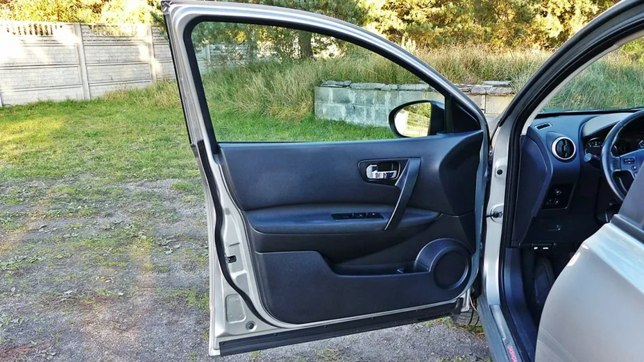 NISSAN Qashqai -