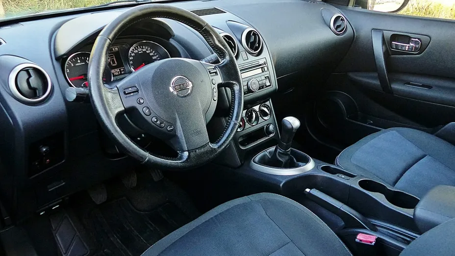 NISSAN Qashqai -