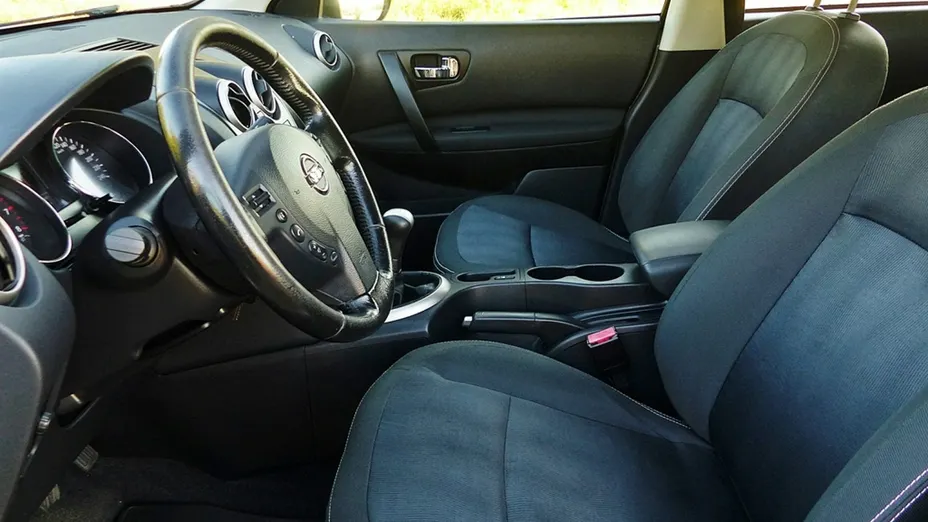 NISSAN Qashqai -