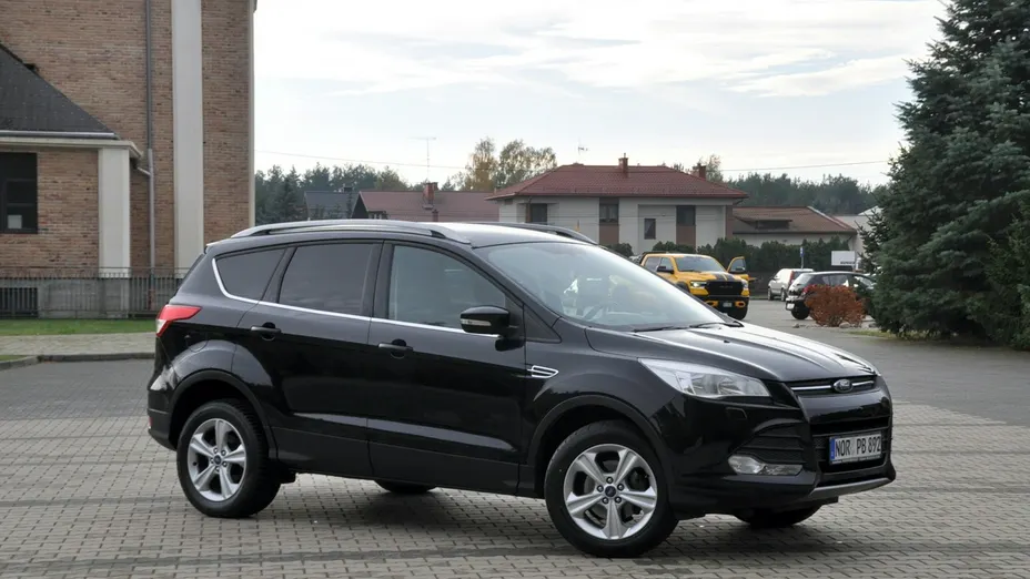 FORD Kuga -