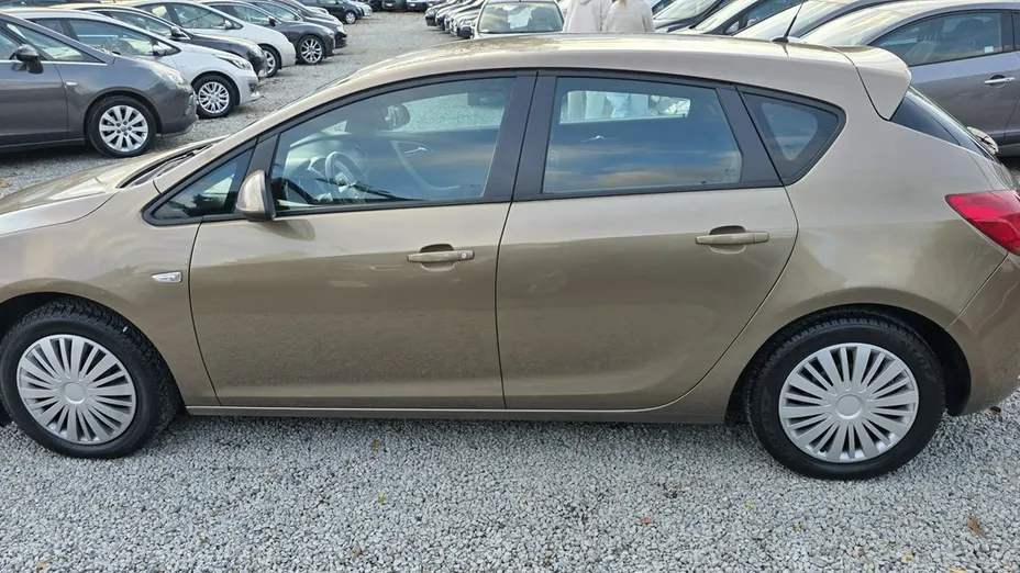 OPEL Astra -