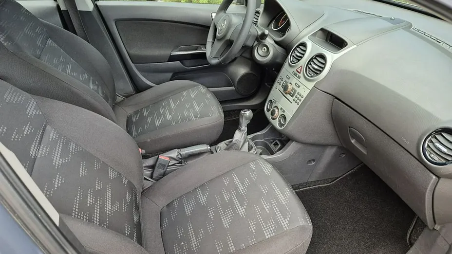 OPEL Corsa -