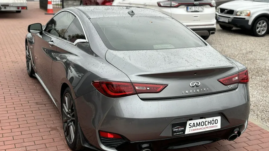 INFINITI Q60 -