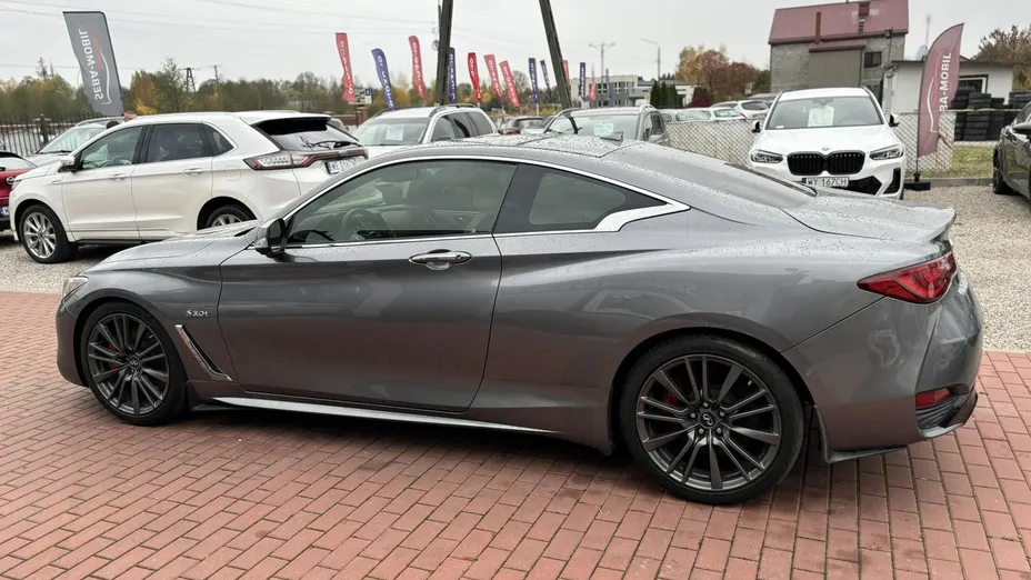 INFINITI Q60 -