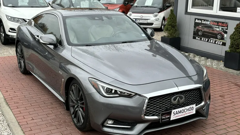 INFINITI Q60 -