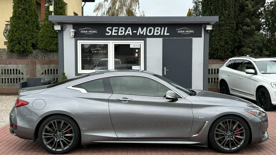 INFINITI Q60 -