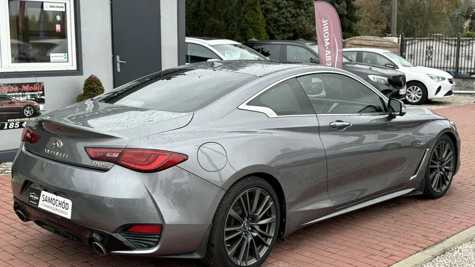INFINITI Q60 -