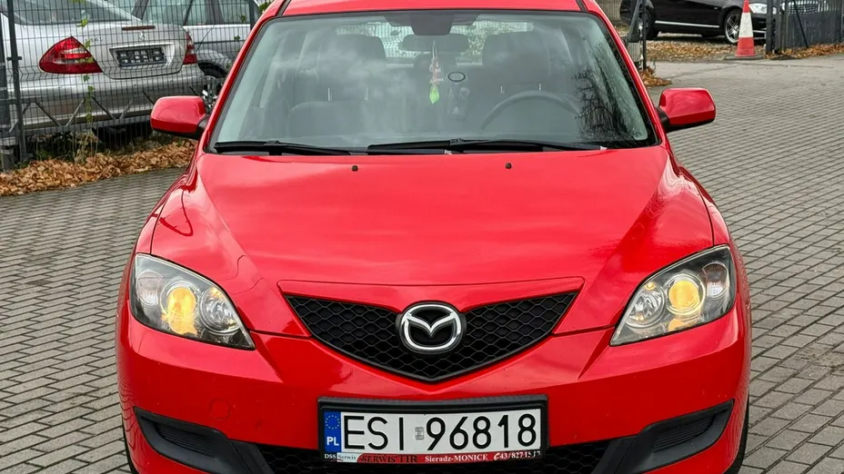 MAZDA 3 -