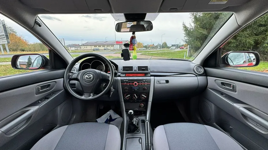 MAZDA 3 -