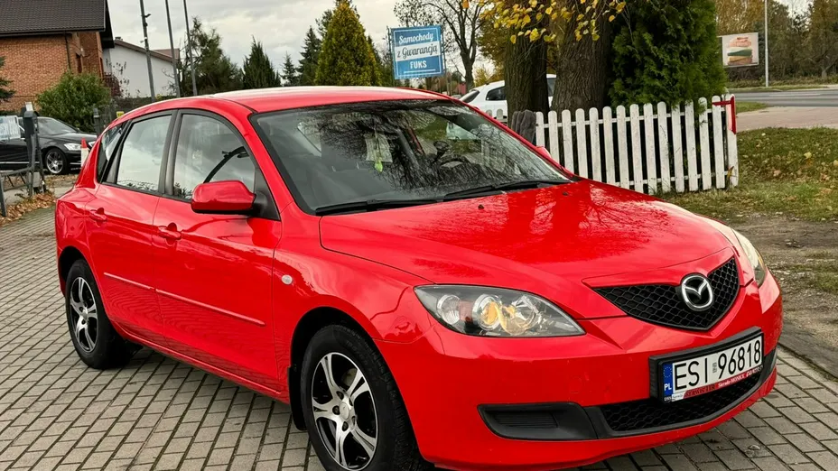 MAZDA 3 -