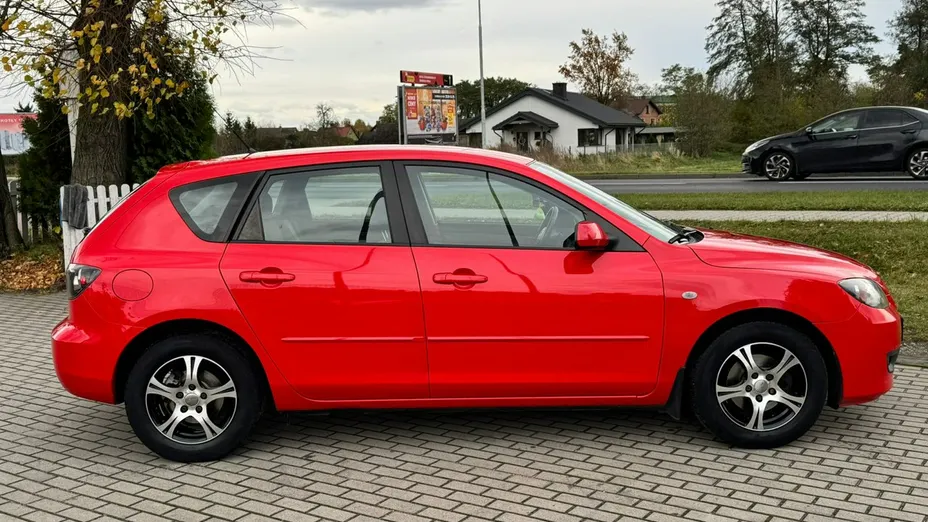 MAZDA 3 -