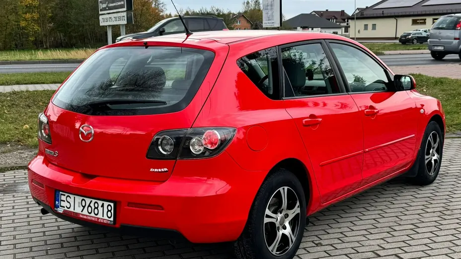 MAZDA 3 -