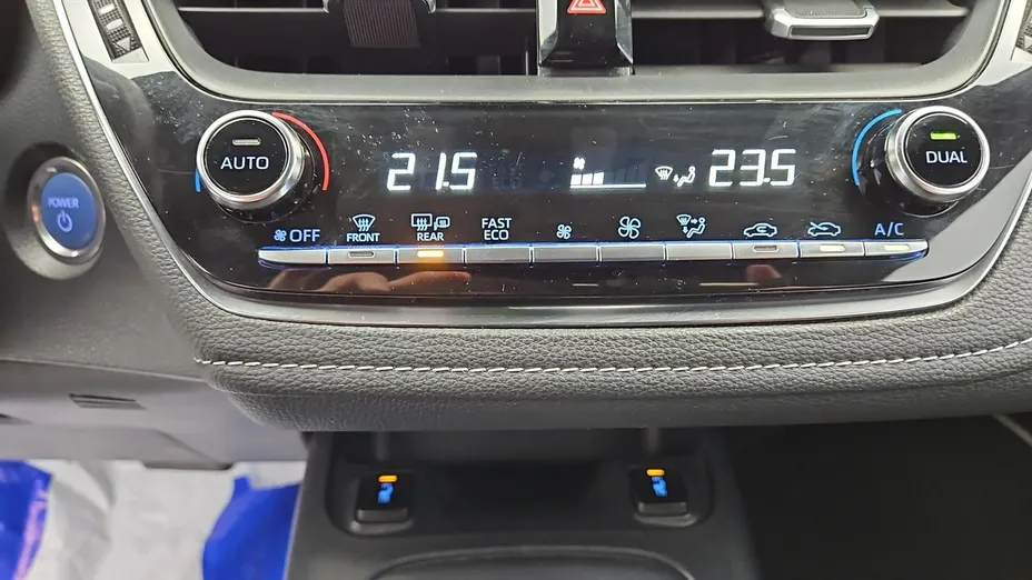 TOYOTA Corolla -