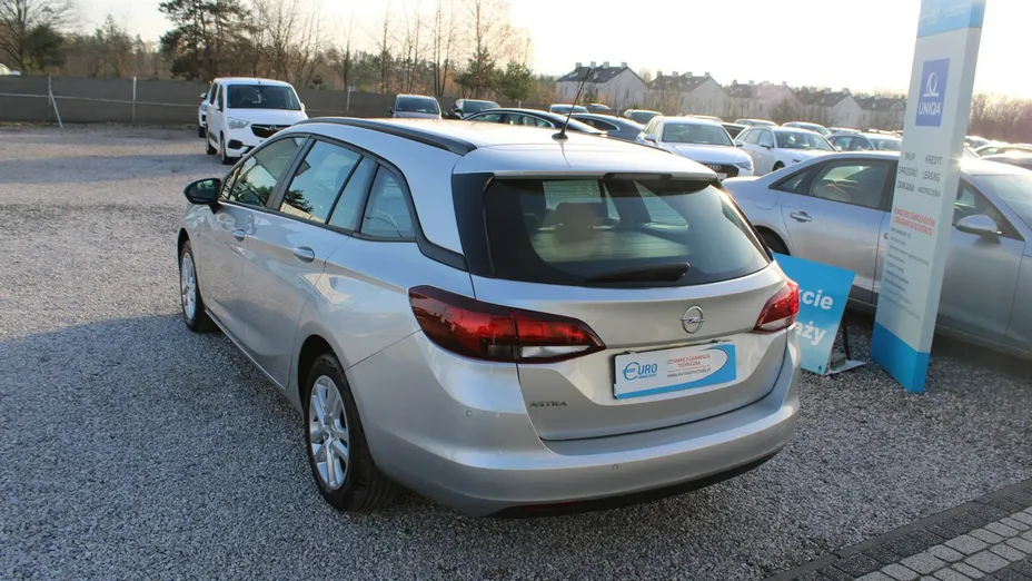 OPEL Astra -