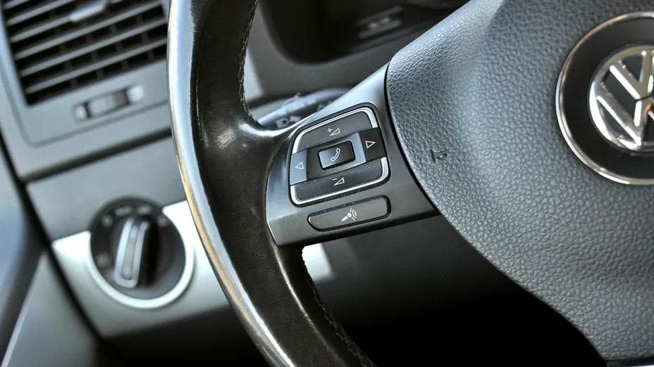 VOLKSWAGEN Multivan -