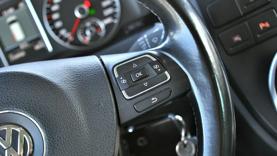 VOLKSWAGEN Multivan -