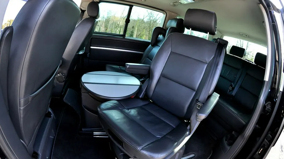 VOLKSWAGEN Multivan -