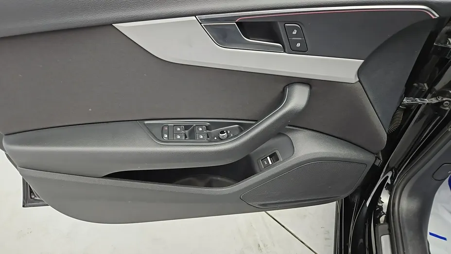 AUDI A4 -
