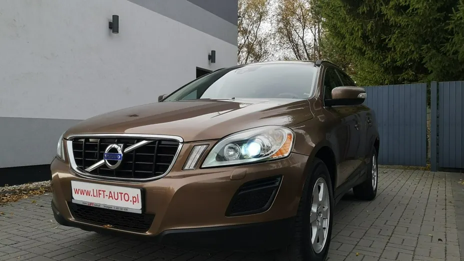 VOLVO XC60 -