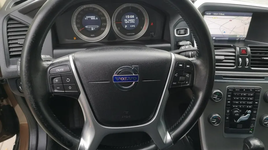 VOLVO XC60 -