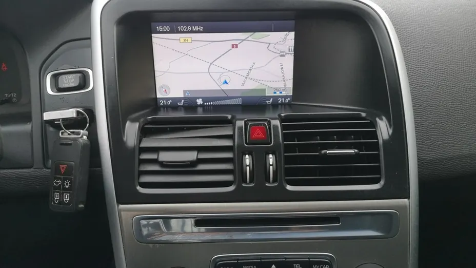 VOLVO XC60 -
