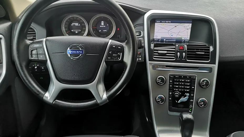 VOLVO XC60 -
