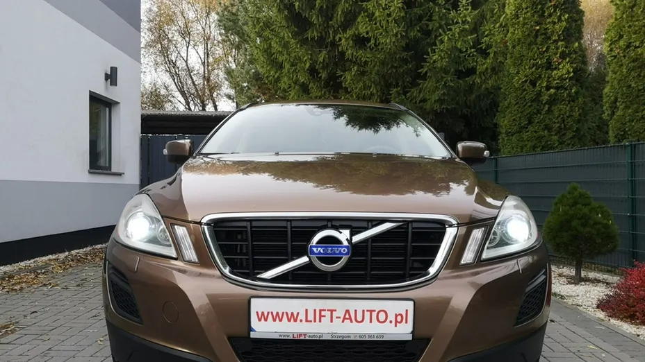 VOLVO XC60 -