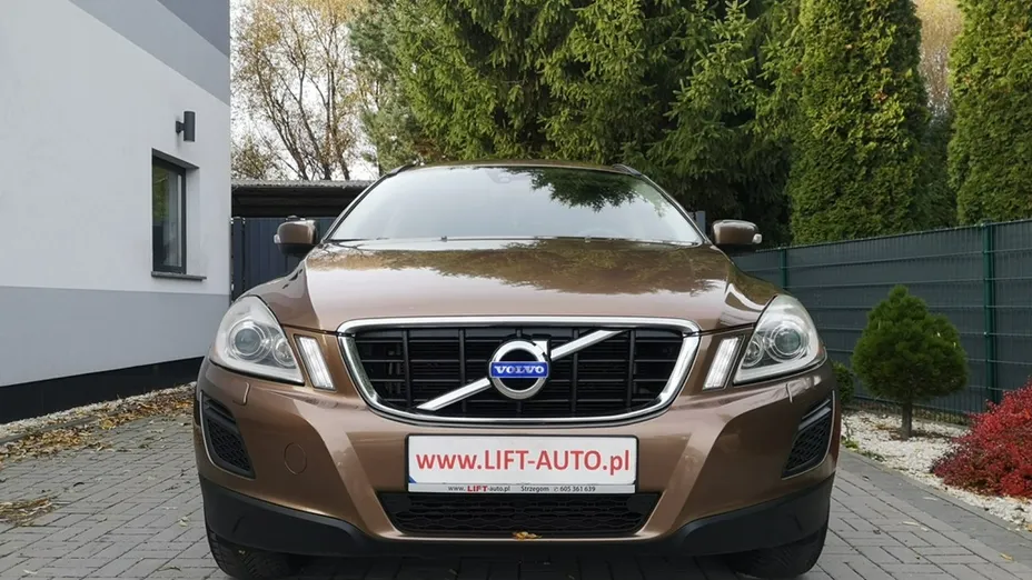 VOLVO XC60 -