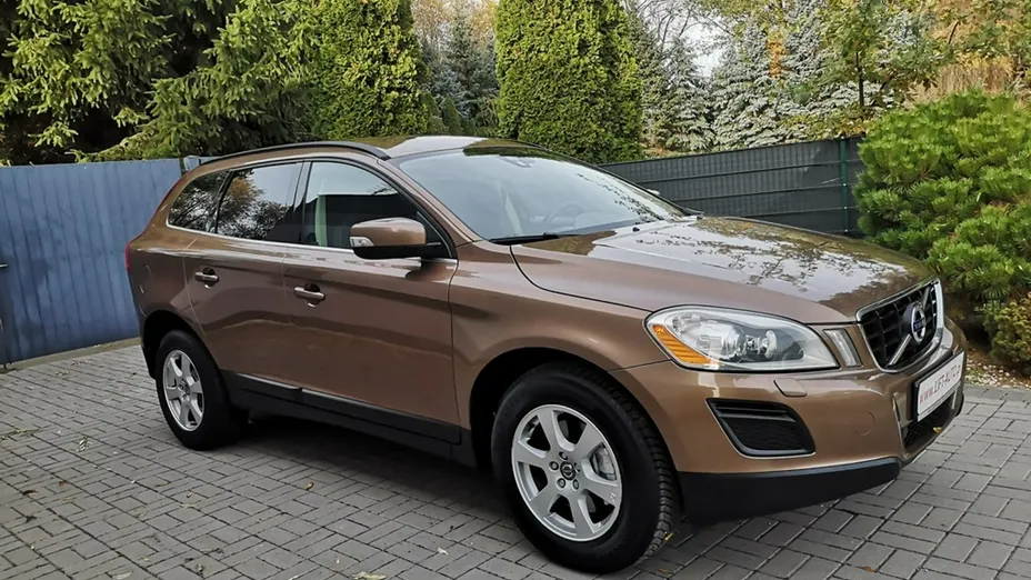 VOLVO XC60 -