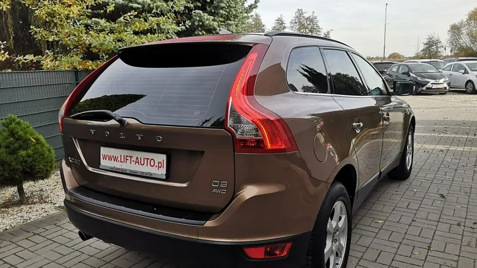 VOLVO XC60 -