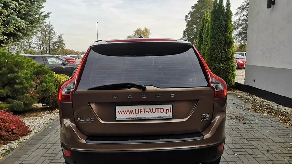 VOLVO XC60 -