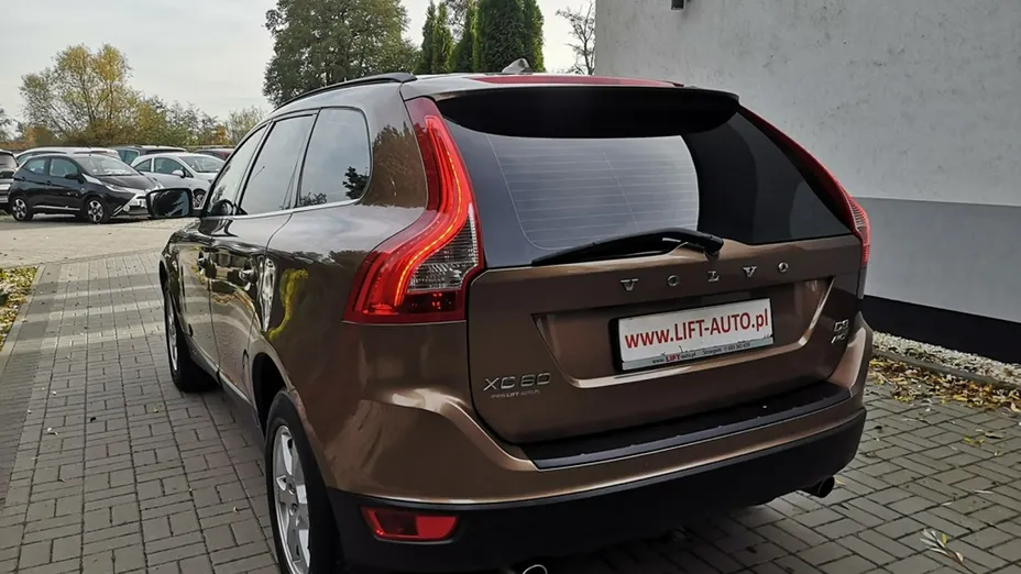 VOLVO XC60 -