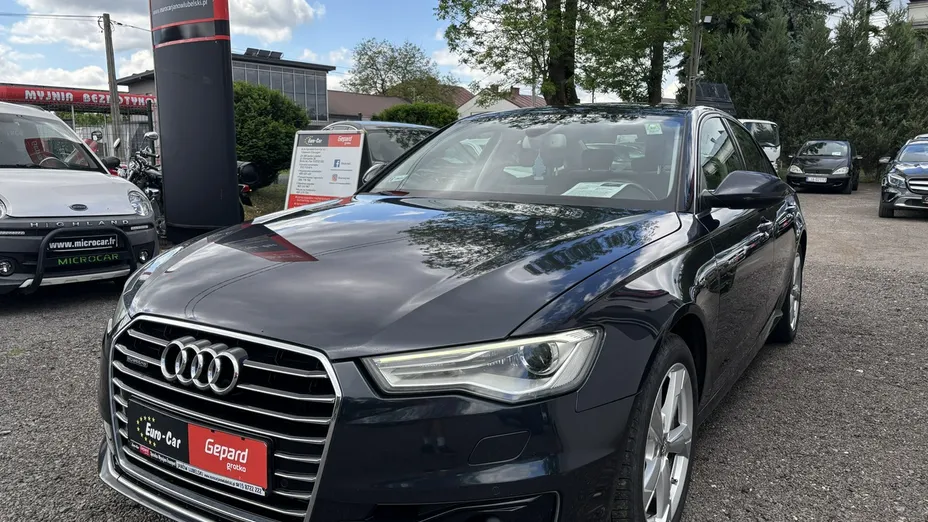 AUDI A6 -